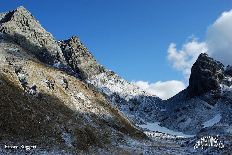 109 - i Diavoli, il Passo di Valsecca e il Pizzo Poris.JPG